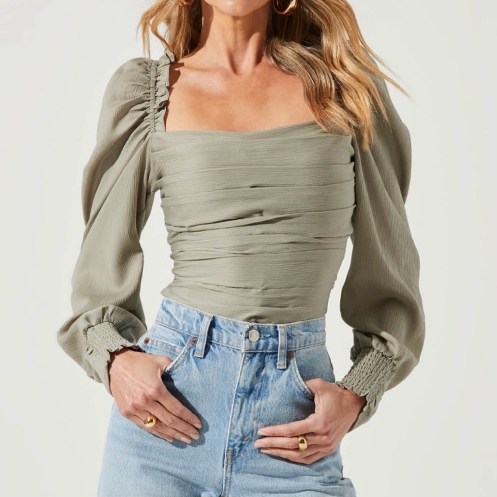 ASTR The Label Puff Sleeve Square Neck Top, Size M
